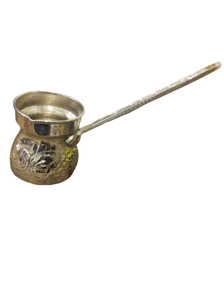 Cezve en cuivre artisanal tunisien pour préparer un café oriental authentique.